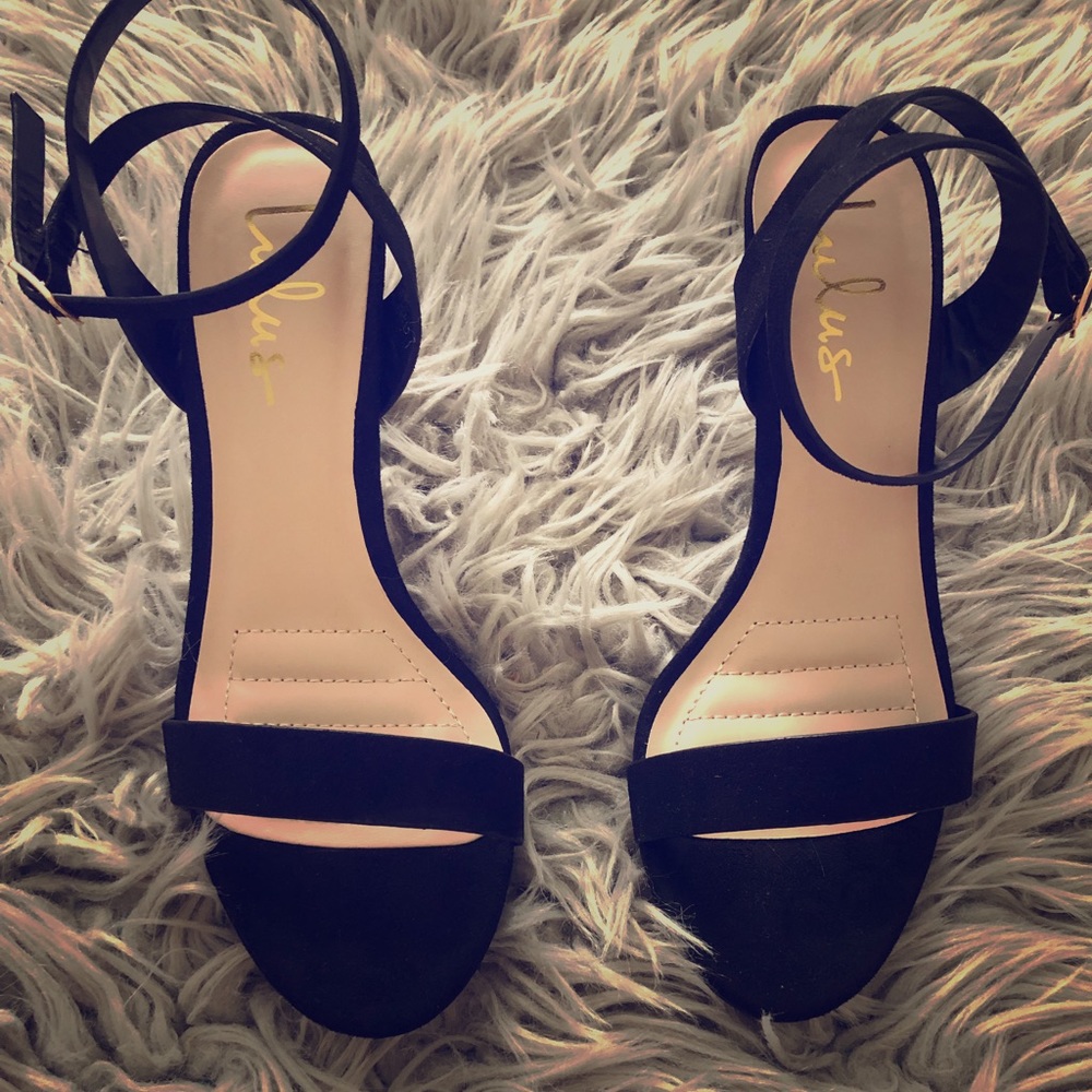 Lulus black heels😊